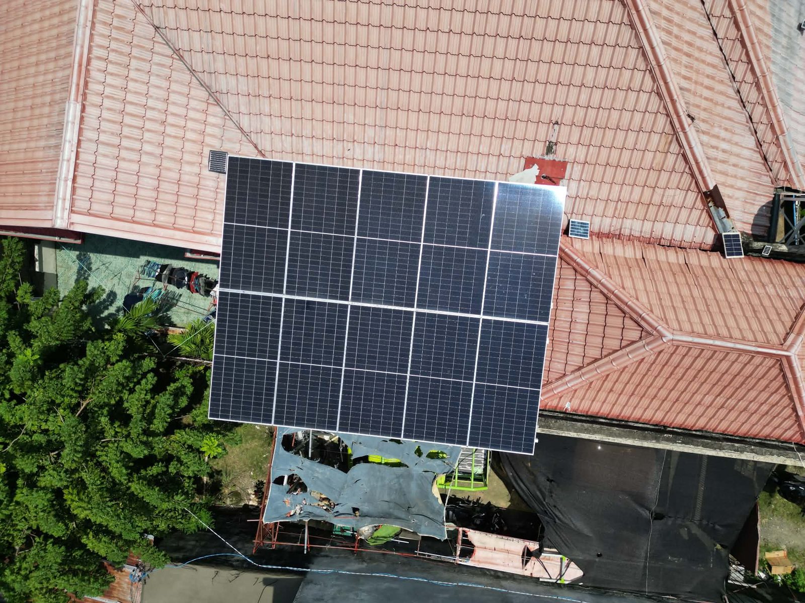Residential rooftop, 6 kW hybrid